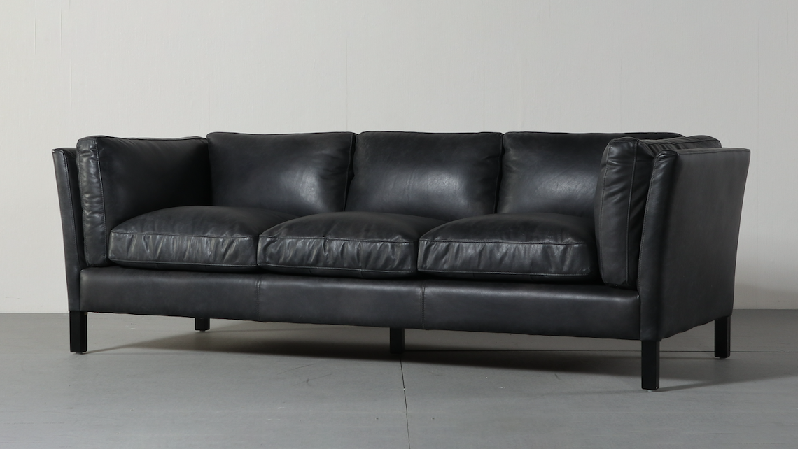 Wing Sofa | Pluto